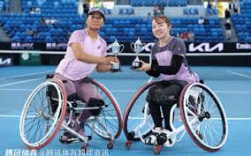 我們拭目以 我們拭目以